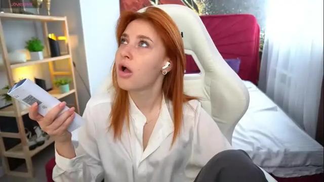 Image 6 of emilyfoxxi Stream on Chaturbate on 2 months ago
