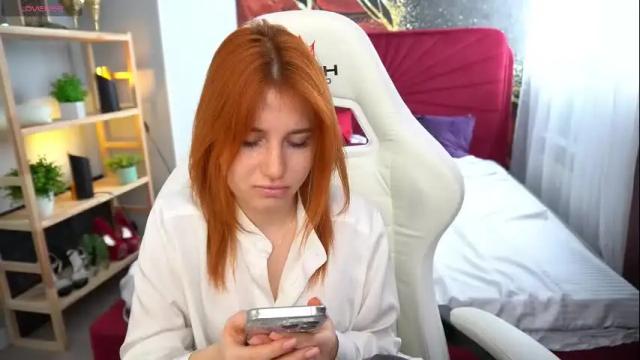 Image 8 of emilyfoxxi Stream on Chaturbate on 2 months ago