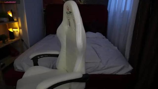 Thumbnail 3, emilyfoxxi's Stream at Chaturbate, 1 month ago