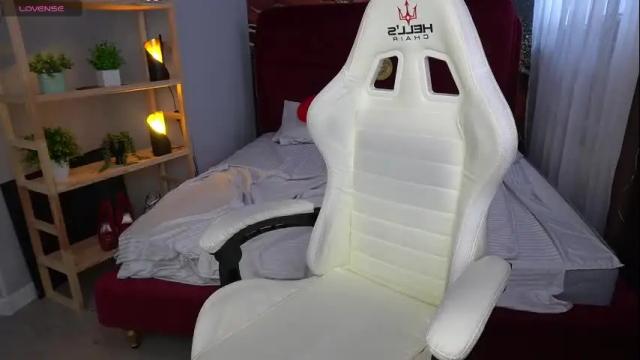 Thumbnail 1, emilyfoxxi's Stream at Chaturbate, 1 month ago