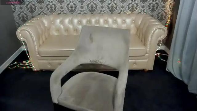 Image 10 of emilyfoxxi Stream on Chaturbate on 1 month ago