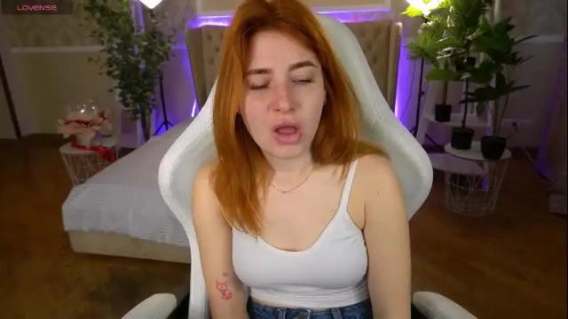 Image 12 of emilyfoxxi Stream on Chaturbate on 1 month ago