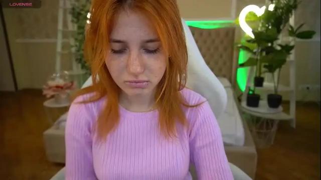 Image 4 of emilyfoxxi Stream on Chaturbate on 1 month ago