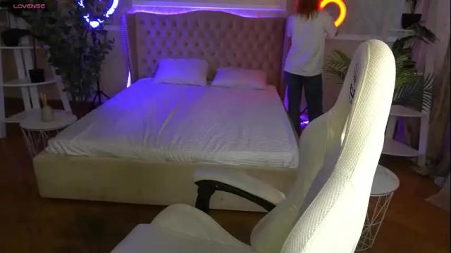Image 4 of emilyfoxxi Stream on Chaturbate on 11 days ago