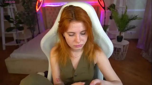 Image 12 of emilyfoxxi Stream on Chaturbate on 8 days ago