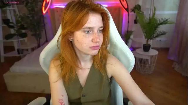 Image 2 of emilyfoxxi Stream on Chaturbate on 8 days ago