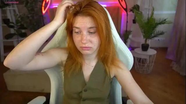 Image 3 of emilyfoxxi Stream on Chaturbate on 8 days ago