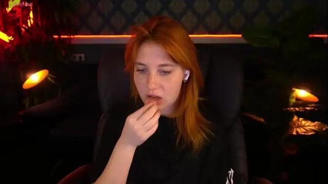 Image 8 of emilyfoxxi Stream on Chaturbate on 3 days ago