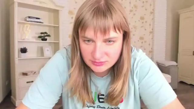 Image 10 of emilygreenn Stream on Chaturbate on 20 months ago