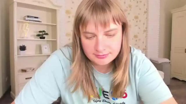 Image 11 of emilygreenn Stream on Chaturbate on 20 months ago