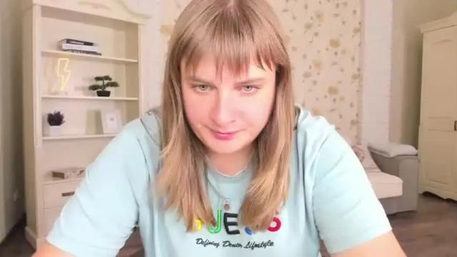 Image 12 of emilygreenn Stream on Chaturbate on 20 months ago