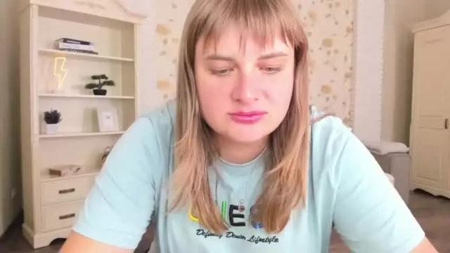 Image 3 of emilygreenn Stream on Chaturbate on 20 months ago
