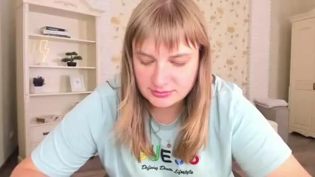 Image 7 of emilygreenn Stream on Chaturbate on 20 months ago