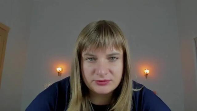 Image 3 of emilygreenn Stream on Chaturbate on 20 months ago