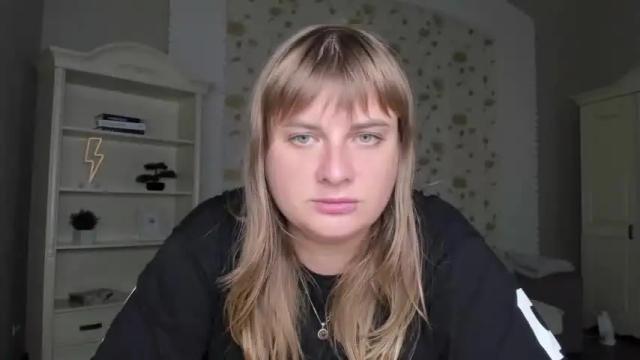 Image 11 of emilygreenn Stream on Chaturbate on 20 months ago