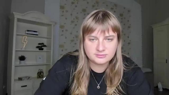 Image 4 of emilygreenn Stream on Chaturbate on 20 months ago