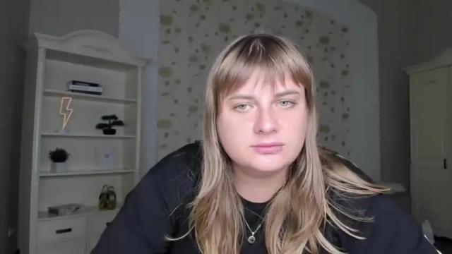 Image 6 of emilygreenn Stream on Chaturbate on 20 months ago