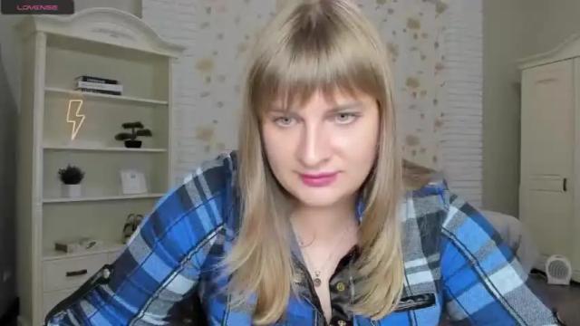 Image 10 of emilygreenn Stream on Chaturbate on 21 months ago