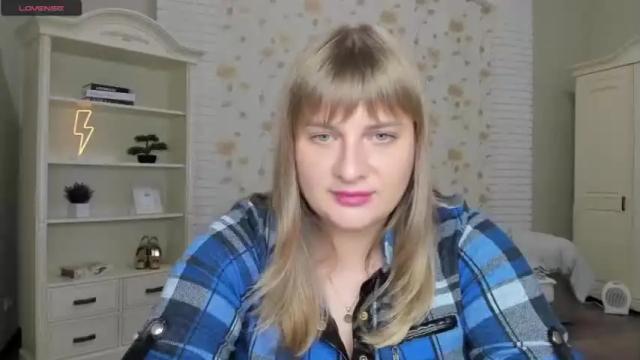 Image 7 of emilygreenn Stream on Chaturbate on 21 months ago