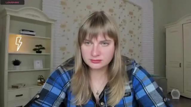 Image 10 of emilygreenn Stream on Chaturbate on 19 months ago