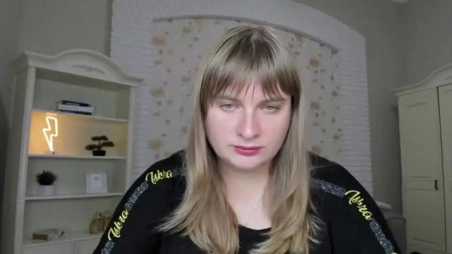Image 11 of emilygreenn Stream on Chaturbate on 19 months ago