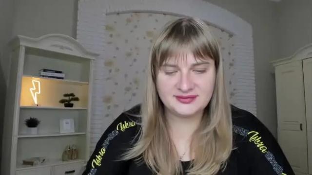 Image 2 of emilygreenn Stream on Chaturbate on 19 months ago
