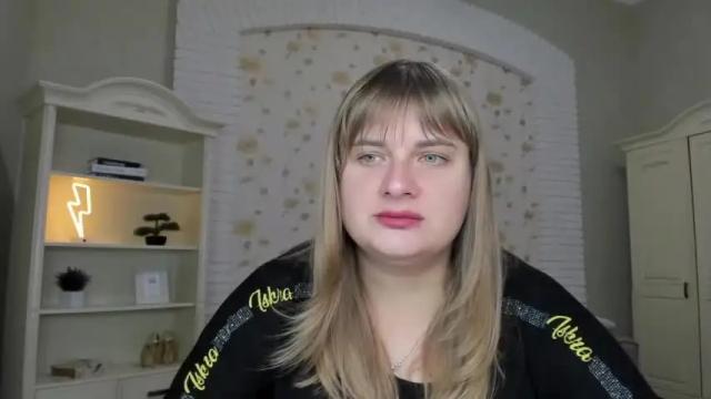 Image 4 of emilygreenn Stream on Chaturbate on 19 months ago
