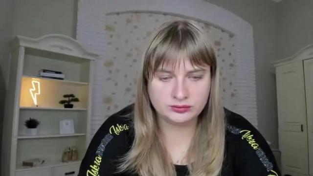 Image 6 of emilygreenn Stream on Chaturbate on 19 months ago
