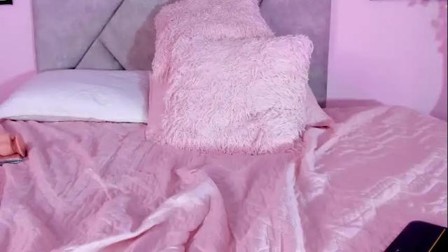 Image 12 of emilyh_ Stream on Chaturbate on 1 month ago