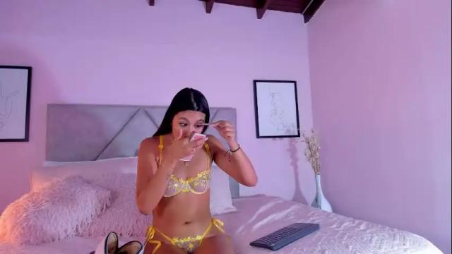 Image 4 of emilyh_ Stream on Chaturbate on 1 month ago