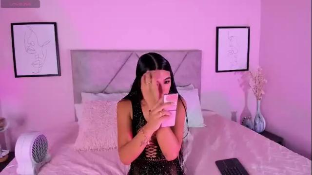 Image 3 of emilyh_ Stream on Chaturbate on 26 days ago