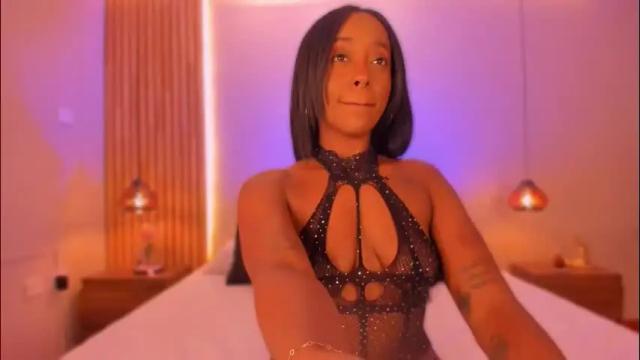 Image 2 of emilyhaan_ Stream on Chaturbate on 2 months ago