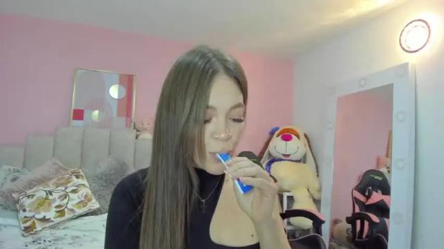 Image 4 of emilyharrix Stream on Chaturbate on 10 months ago