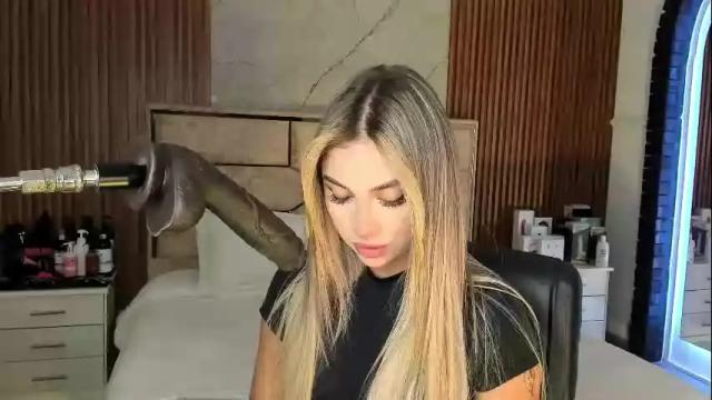 Image 2 of emilyhendrix_ Stream on Chaturbate on 2 months ago