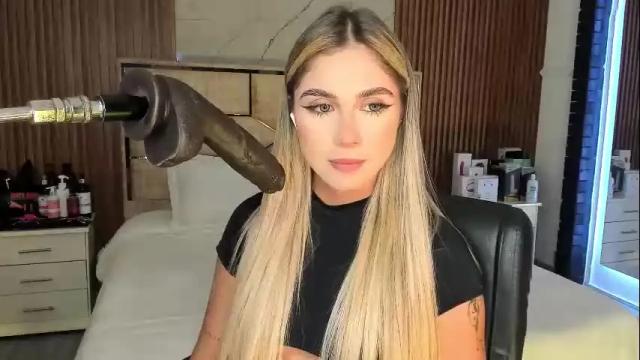 Image 6 of emilyhendrix_ Stream on Chaturbate on 2 months ago
