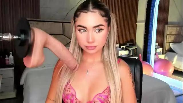 Image 7 of emilyhendrix_ Stream on Chaturbate on 27 days ago