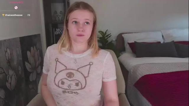Image 4 of emilyhewell Stream on Chaturbate on 1 month ago