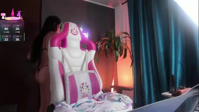 Image 3 of emilyjhonson_1 Stream on Chaturbate on 15 days ago