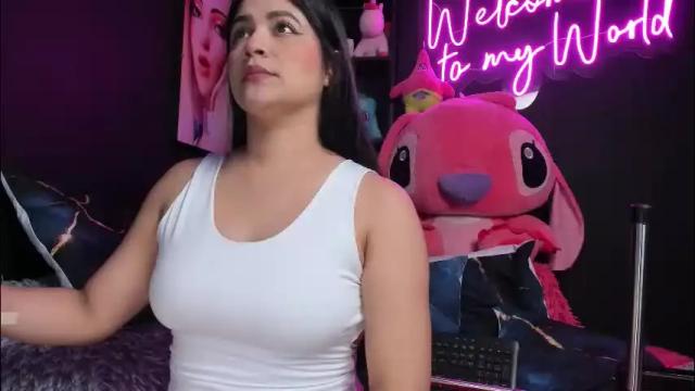 Image 2 of emilyjhonson_1 Stream on Chaturbate on 1 month ago