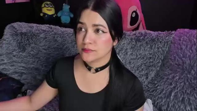 Image 8 of emilyjhonson_1 Stream on Chaturbate on 29 days ago