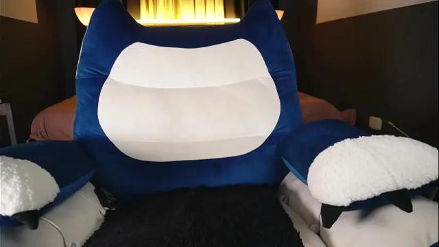 Image 6 of emilyjhonson_1 Stream on Chaturbate on 2 months ago