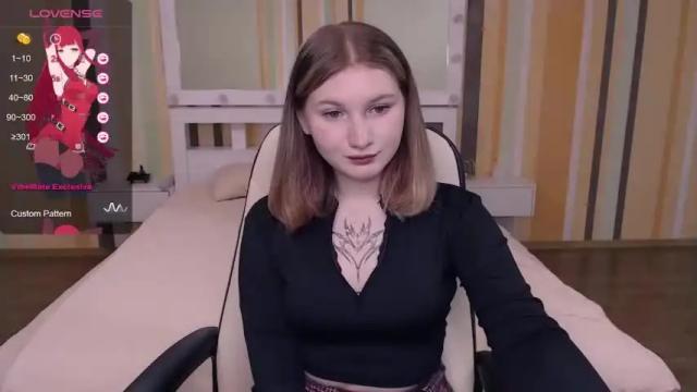 Image 2 of emilyjonesi Stream on Chaturbate on 19 months ago