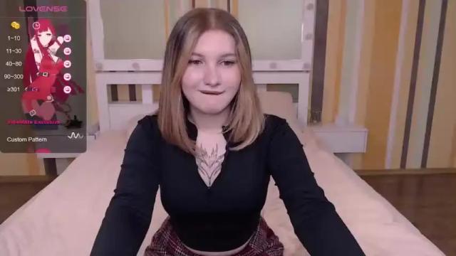 Image 6 of emilyjonesi Stream on Chaturbate on 19 months ago