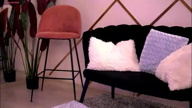 Image 8 of emilyjuarez Stream on Chaturbate on 1 month ago