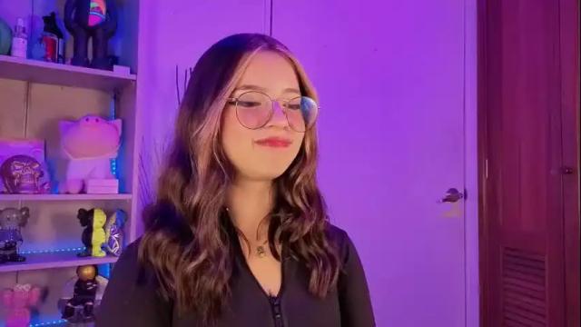 Image 11 of emilykarterr Stream on Chaturbate on 1 month ago