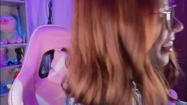 Image 3 of emilykarterr Stream on Chaturbate on 1 month ago