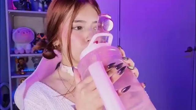 Image 2 of emilykarterr Stream on Chaturbate on 1 month ago