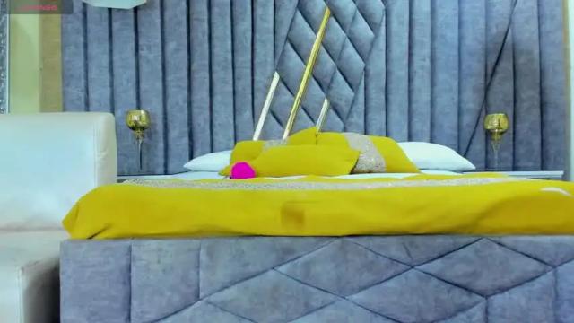 Image 3 of emilykhans Stream on Chaturbate on 14 months ago