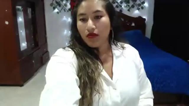 Image 2 of emilylove14 Stream on Chaturbate on 16 months ago