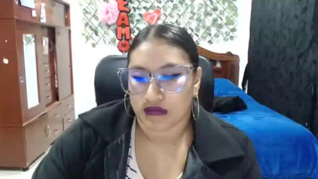 Image 11 of emilylove14 Stream on Chaturbate on 16 months ago